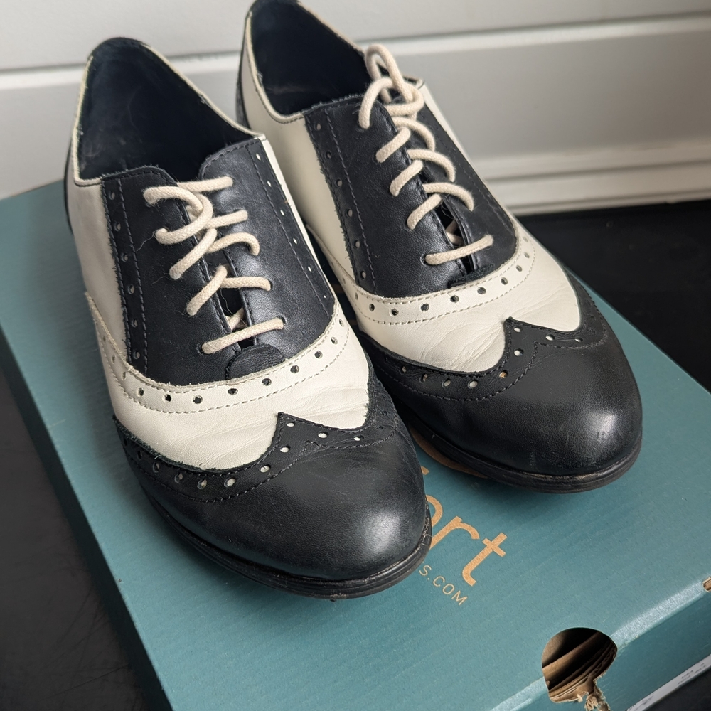 Born Women's Black and White Oxford Flats - Picture 4 of 6
